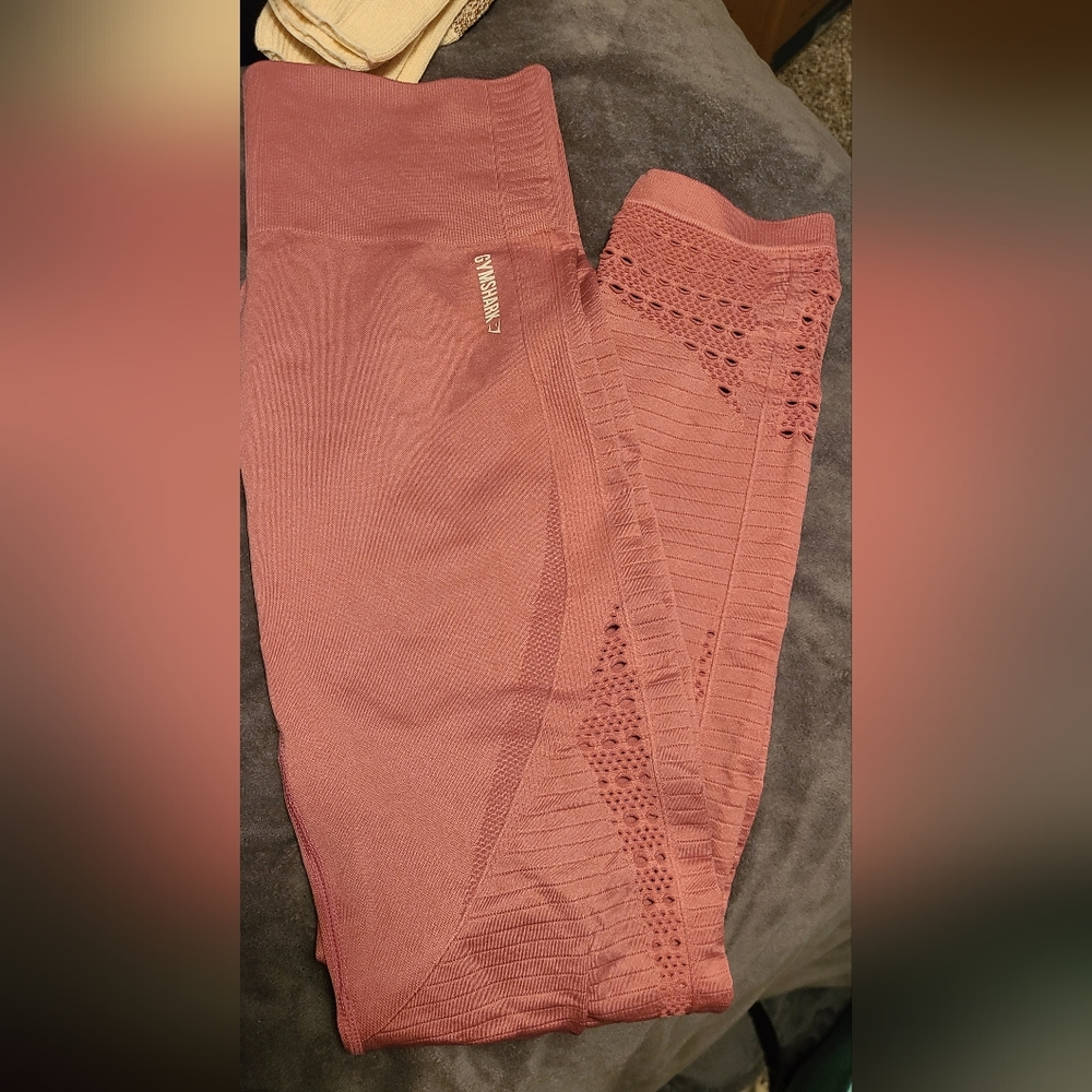 Gym shark dusty pink leggings